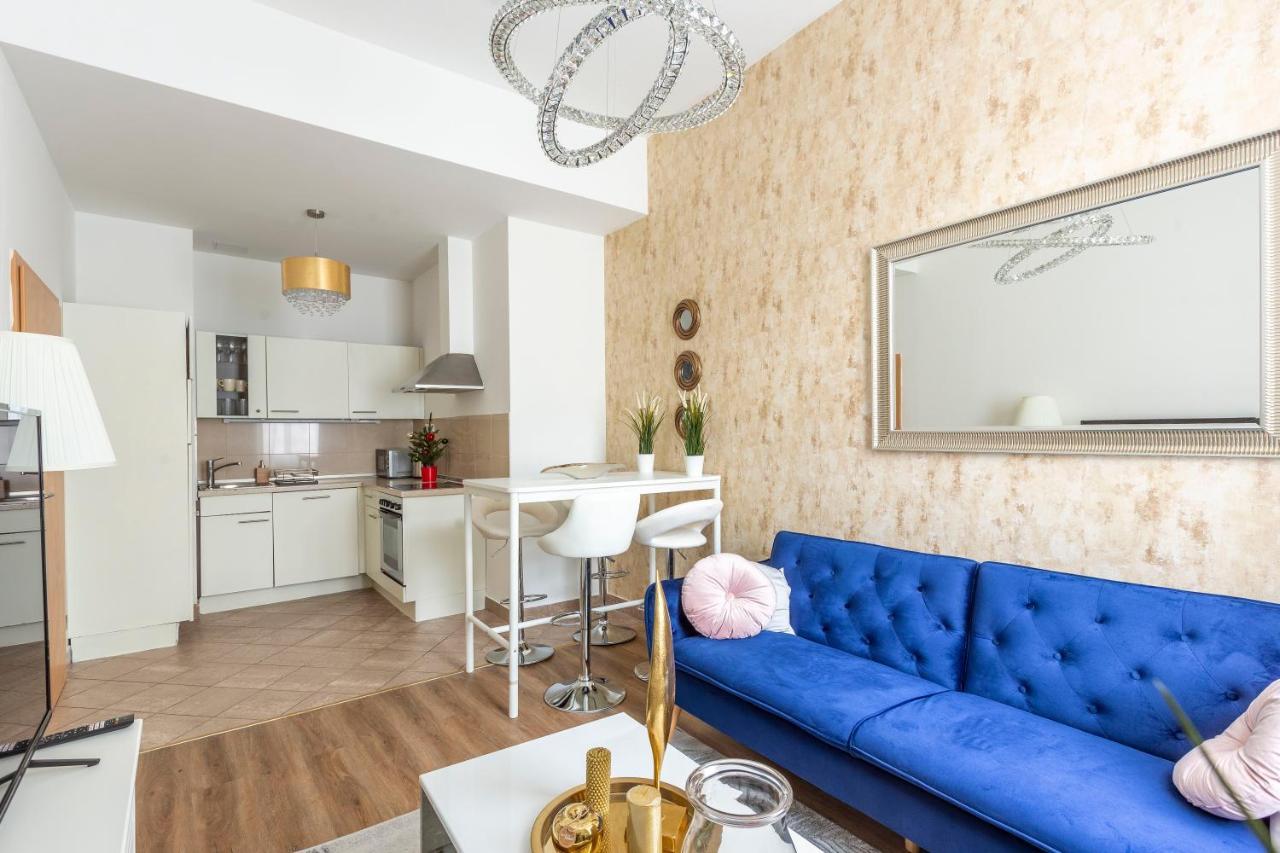 Explore Budapest From A Luxurious Cozy Apartment Exterior foto